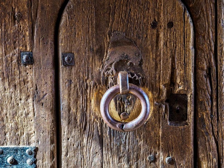 Foto: Staatliche Schlösser und Gärten Baden-Württemberg, Ralf Kuhlen Schloss Heidelberg, Detailansicht Tür