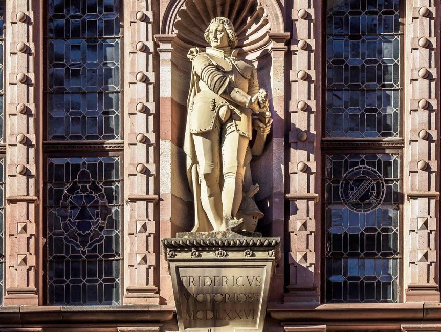 Foto: Staatliche Schlösser uind Gärten Baden-Württemberg, Ralf Kuhlen Schloss Heidelberg, Aussen, Statue von Friedrich I.