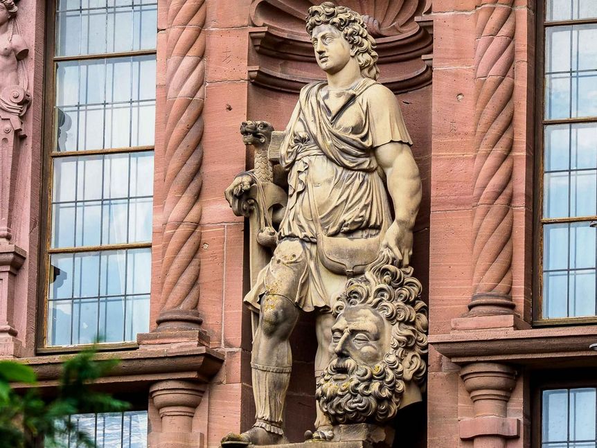 Foto: Ralph Kuhlen Schloss Heidelberg, Detail, Figur von David mit Goliaths Kopf